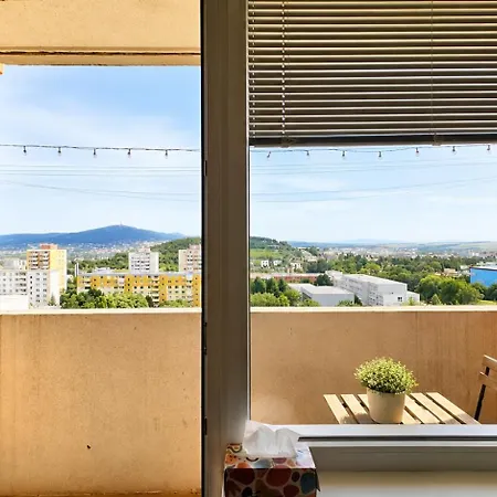 Big Cozy 3room Apartment, Zobor View, Free Parking