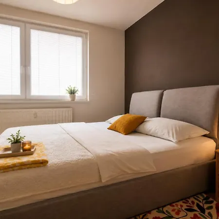 Big Cozy 3room Apartment, Zobor View, Free Parking