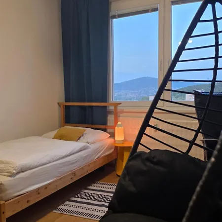 Big Cozy 3room Apartment, Zobor View, Free Parking Apartment *