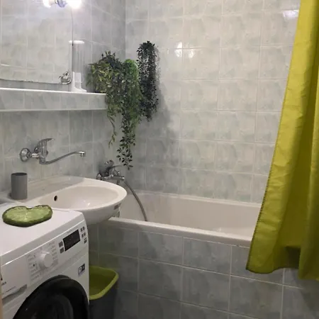 Big Cozy 3room Apartment, Zobor View, Free Parking * Neutra